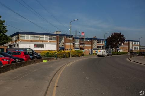 Warehouse to rent, 35-44 Wates Way Mitcham CR4 4HR