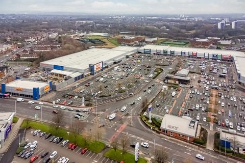 Retail property (high street) to rent, Cheetham Hill Rd Manchester M8 8EP