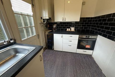 2 bedroom apartment to rent, CLIFTON ROAD, NEWPORT, NP20 4EW
