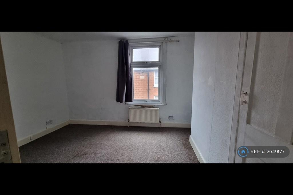 1st Bedroom To Front
