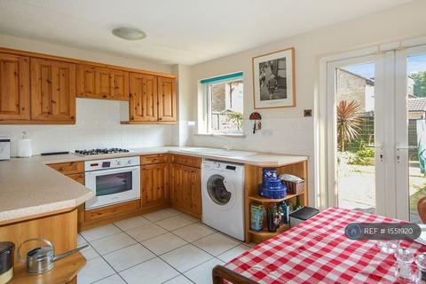 2 bedroom terraced house to rent, Strathnairn Street, London, SE1
