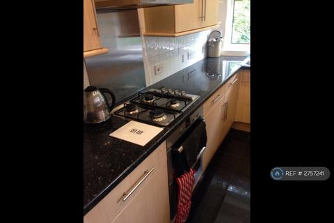 3 bedroom terraced house to rent, Church Square, Basingstoke, RG21