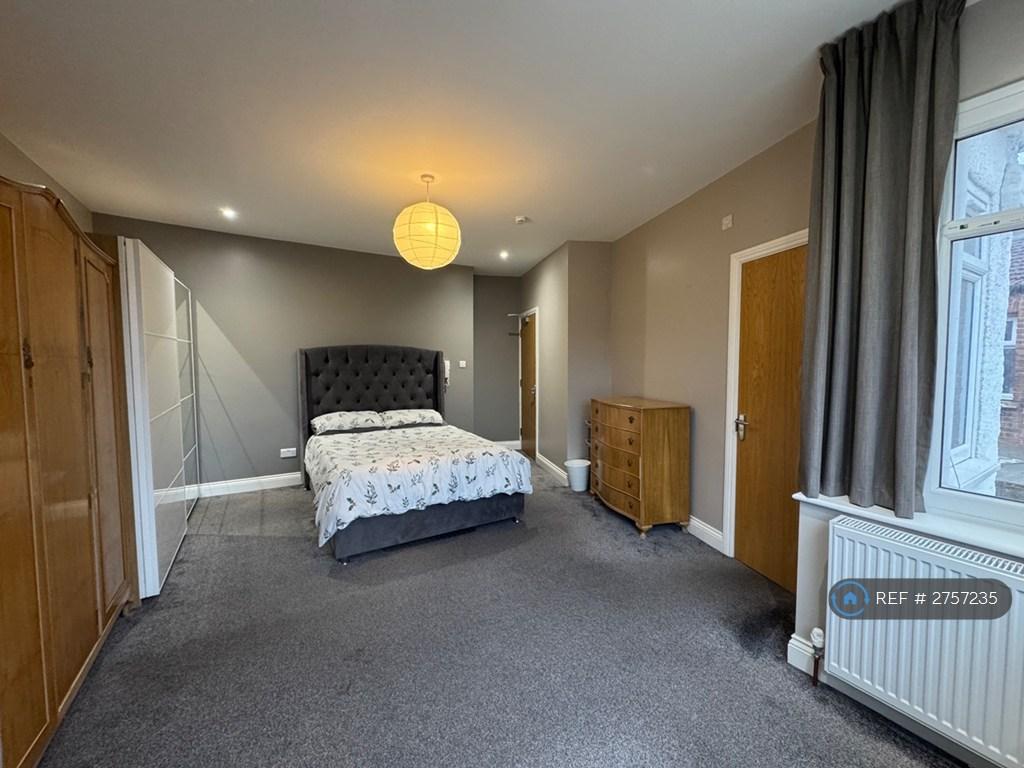 Ensuite Bedroom