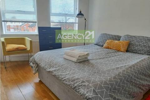 2 bedroom maisonette for sale, Clarence Road, Manor Park, E12