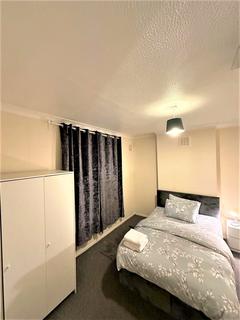 2 bedroom flat to rent, Derrick Gardens, London SE7