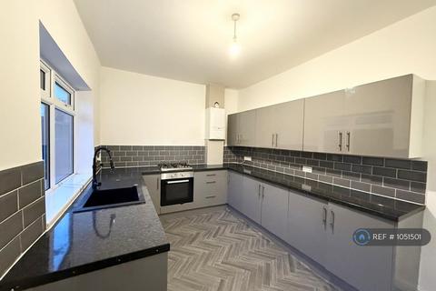 3 bedroom end of terrace house to rent, Avenue Road, Wath-Upon-Dearne, Rotherham, S63