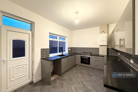 3 bedroom end of terrace house to rent, Avenue Road, Wath-Upon-Dearne, Rotherham, S63
