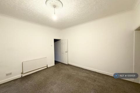 3 bedroom end of terrace house to rent, Avenue Road, Wath-Upon-Dearne, Rotherham, S63
