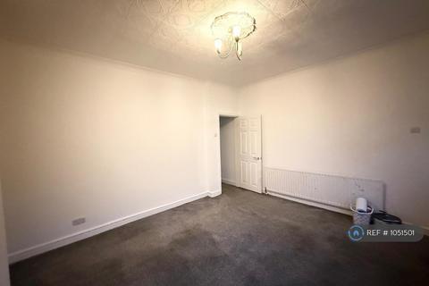3 bedroom end of terrace house to rent, Avenue Road, Wath-Upon-Dearne, Rotherham, S63