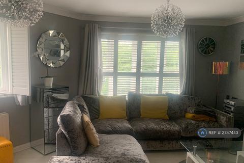 2 bedroom flat to rent, Eastway, London, E9