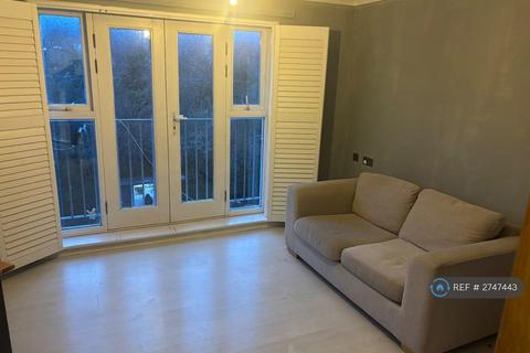 2 bedroom flat to rent, Eastway, London, E9