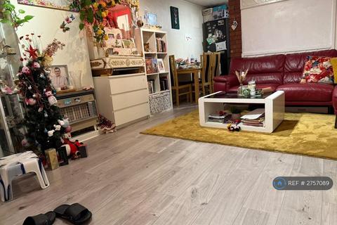 2 bedroom terraced house to rent, Barton Close, London, E6