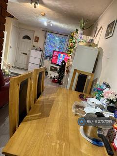 2 bedroom terraced house to rent, Barton Close, London, E6