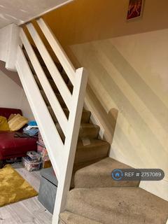 2 bedroom terraced house to rent, Barton Close, London, E6