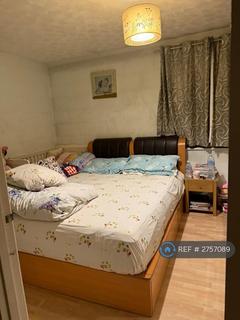 2 bedroom terraced house to rent, Barton Close, London, E6