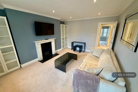 3 bedroom flat to rent, Marloes Road, London, W8
