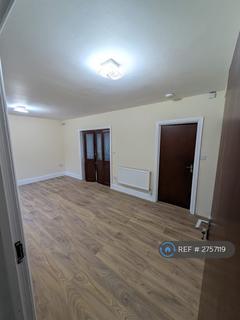 2 bedroom semi-detached house to rent, Wembury Mews, London, N6
