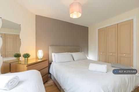 2 bedroom flat to rent, Dicksonfield, Edinburgh, EH7
