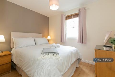 2 bedroom flat to rent, Dicksonfield, Edinburgh, EH7