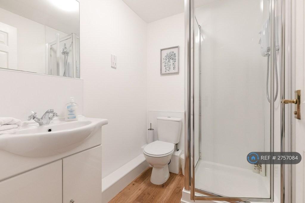 En Suite Of Master Bedroom