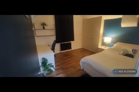 1 bedroom in a flat share to rent, Holly Bank, Headingley, LS6