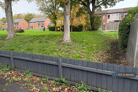 2 bedroom bungalow to rent, Spout Way, Telford, TF3