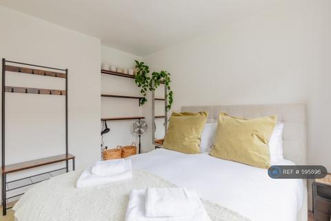 3 bedroom maisonette to rent, Allan House, London, SW8