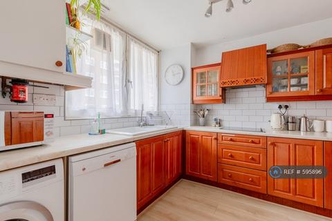 3 bedroom maisonette to rent, Allan House, London, SW8