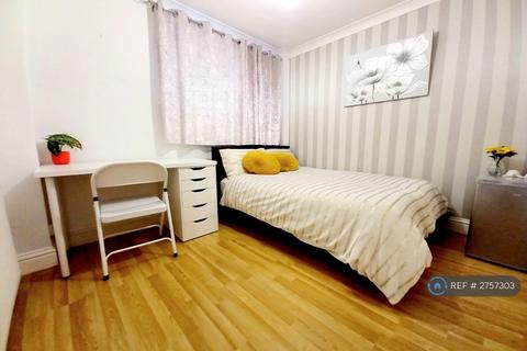 1 bedroom in a house share to rent, Trindehay, Basildon, SS15