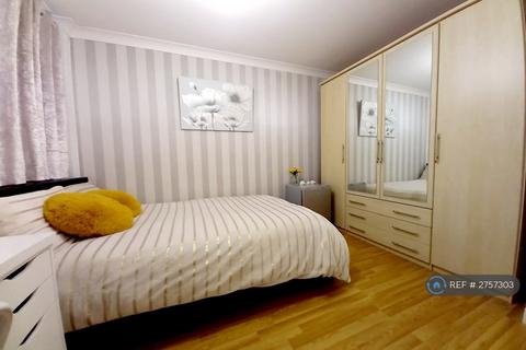 1 bedroom in a house share to rent, Trindehay, Basildon, SS15