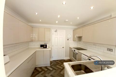 1 bedroom in a house share to rent, Trindehay, Basildon, SS15