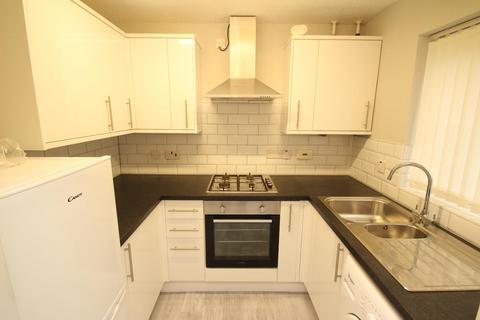 3 bedroom house to rent, Beechwood Court, Leeds, West Yorkshire, UK, LS16