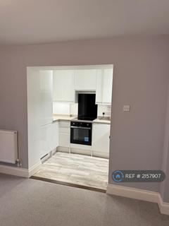 2 bedroom flat to rent, Waverley Grove, Southsea, PO4