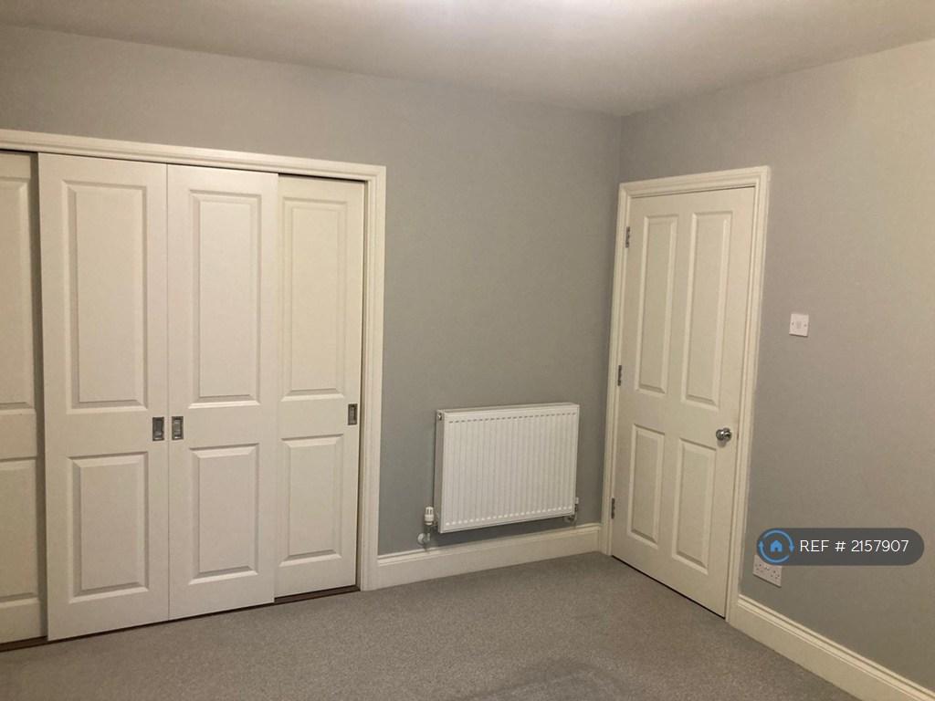 Bed 1 Wardrobe