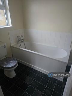 1 bedroom flat to rent, Cuthbert Road, Westgate-On-Sea, CT8
