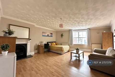 1 bedroom in a house share to rent, Palmerston Road, Southsea, PO5