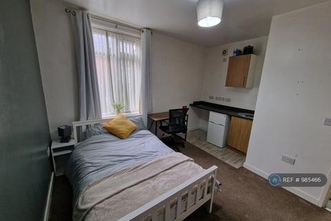 1 bedroom in a house share to rent, Summer Road, Birmingham, B23