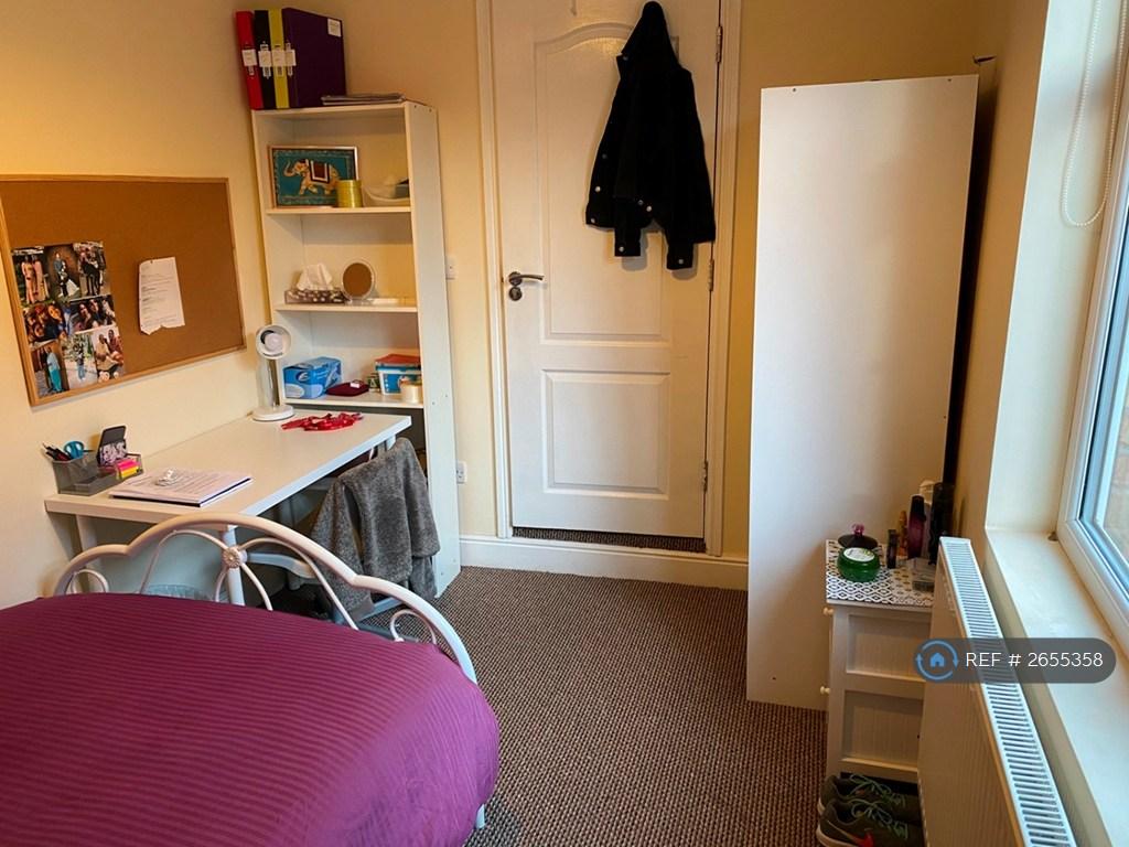 *Bedroom 5 (With Ensuite)