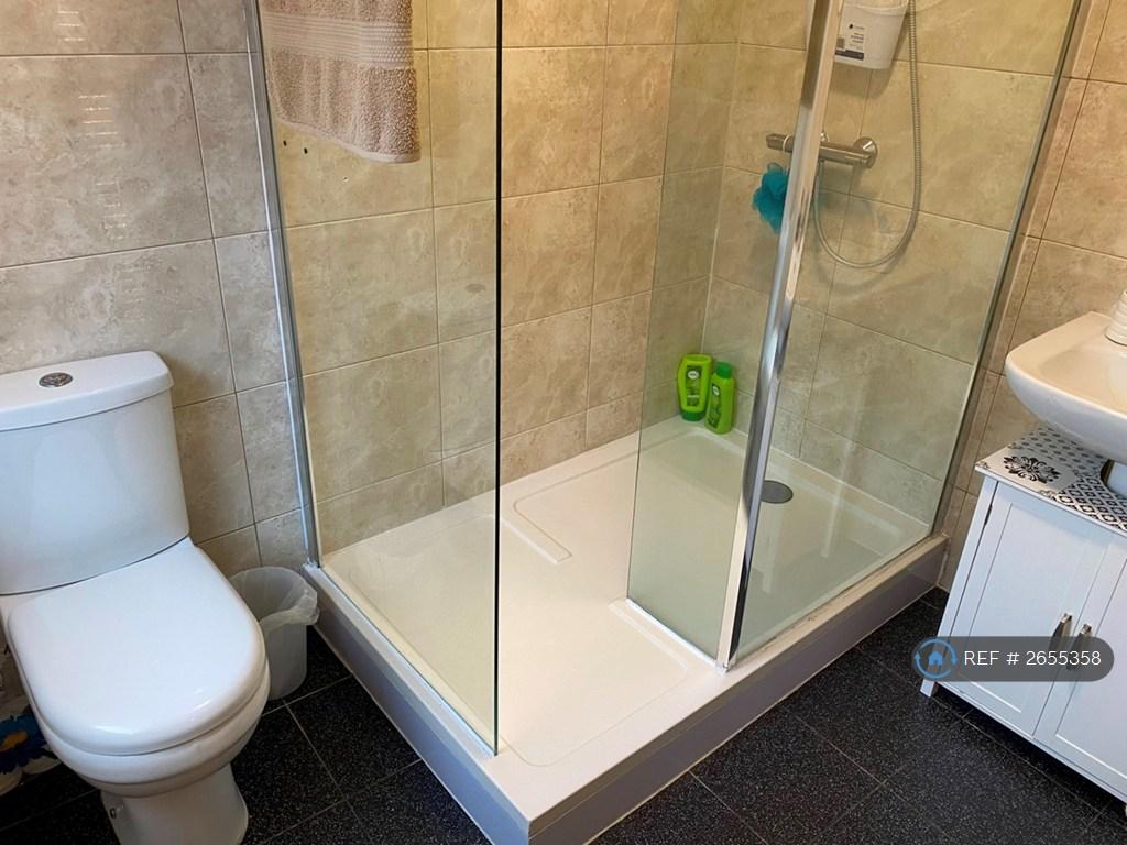 *Ensuite