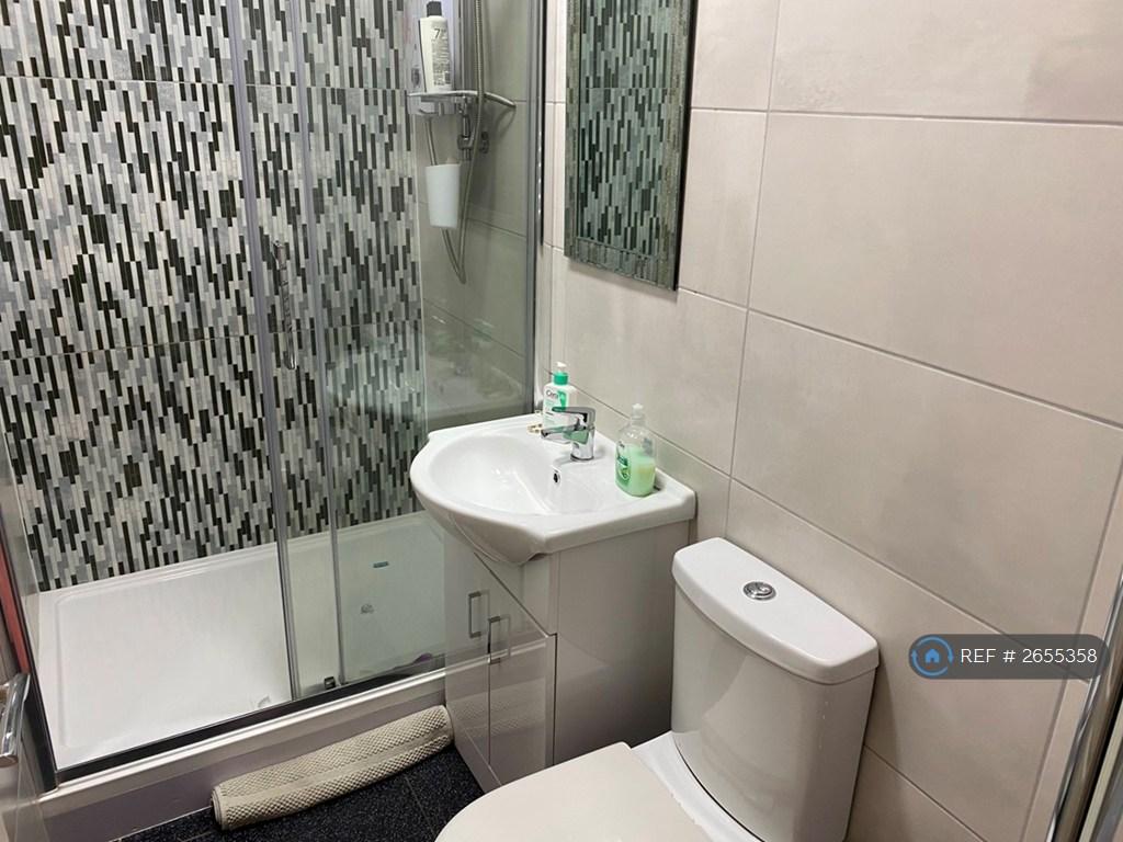 Luxury 1st Floor Bathroom