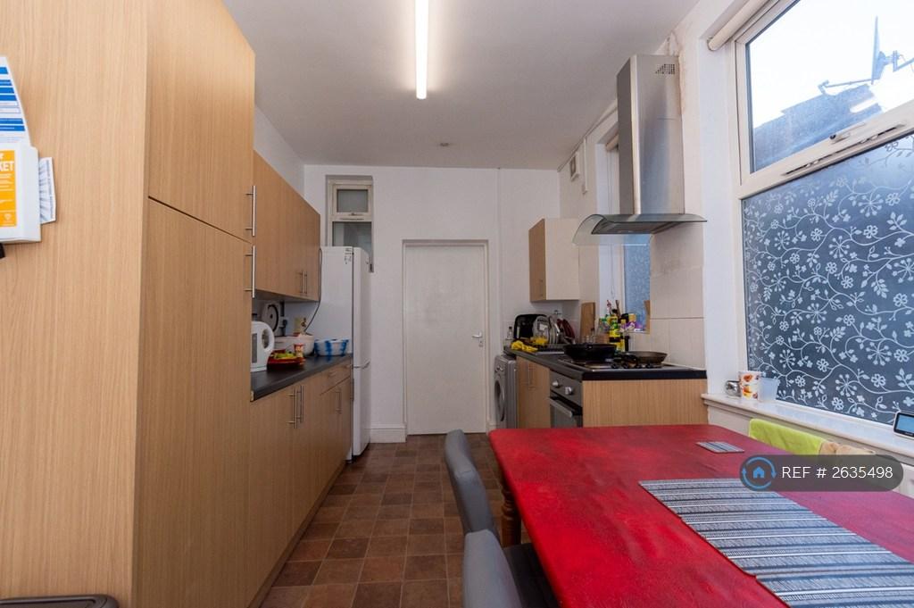 Kitchen / Dining
