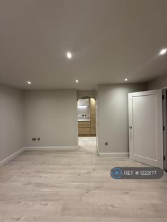 2 bedroom flat to rent - London, London, N9