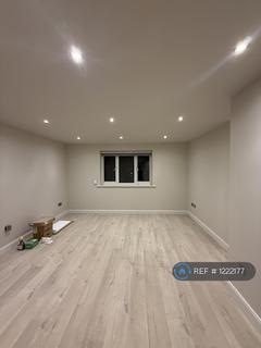 2 bedroom flat to rent, London, London, N9