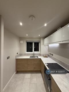 2 bedroom flat to rent, London, London, N9