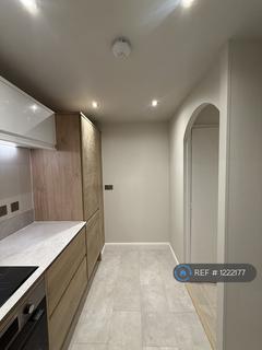 2 bedroom flat to rent, London, London, N9