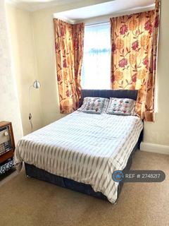 1 bedroom in a house share to rent, Criccieth Road, Stockport, SK3