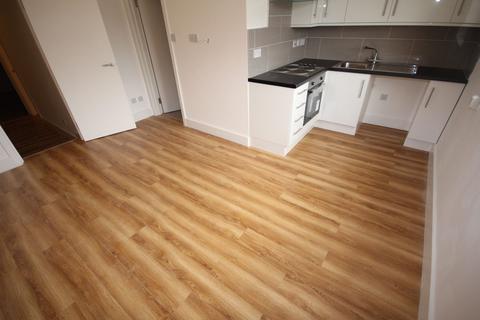 2 bedroom flat to rent, 6A Lees Road, Uxbridge, UB8