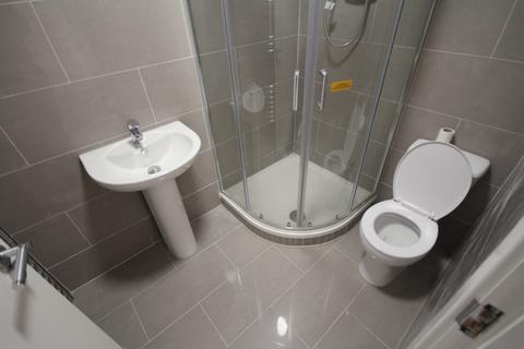2 bedroom flat to rent, 6A Lees Road, Uxbridge, UB8