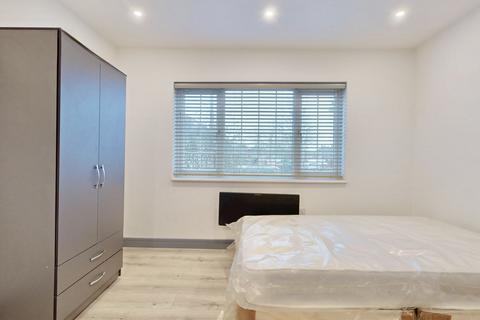 undefined, Hayman Crescent, Hayes UB4