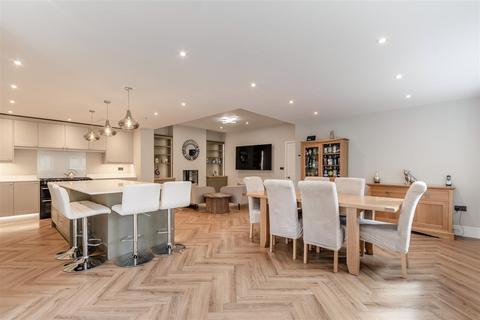 5 bedroom semi-detached house for sale, Station Road, Churchdown, Gloucester